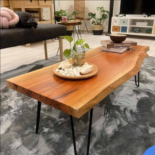 שולחן סלון מעץ מלא אלון בעיצוב טבעי (Live Edge)