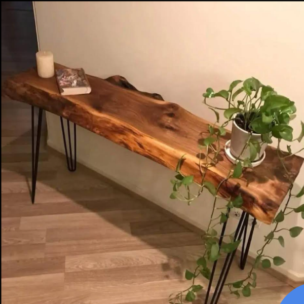 קונסולת כניסה מעץ מלא אלון בעיצוב Live Edge
