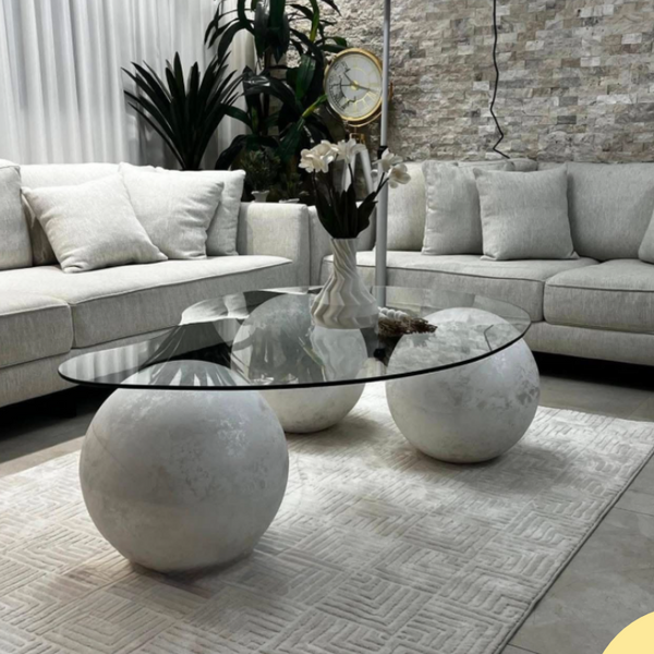 שולחן סלון יוקרתי עם משטח זכוכית ועיצוב כדורי