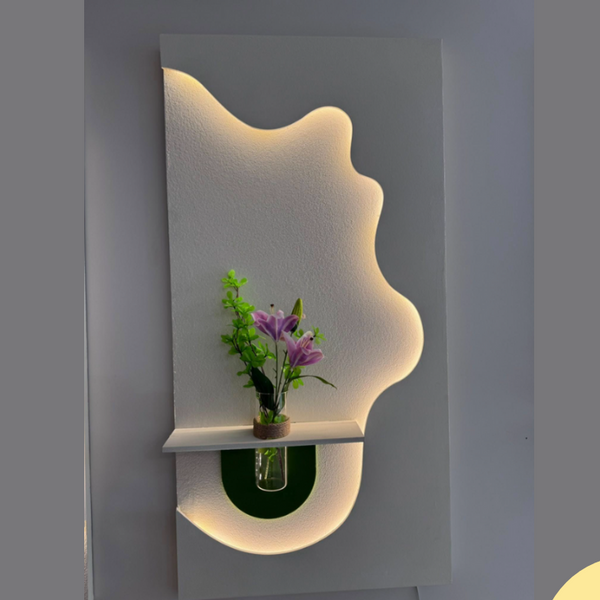 תמונת קיר אורגנית עם תאורת LED ומדף דקורטיבי