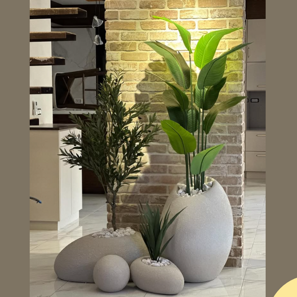 סט עציצי חלוקי נחל עם צמחייה מלאכותית